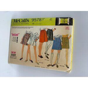 McCall's Misses Skirt Sewing Pattern Waist 24 9578 - uncut